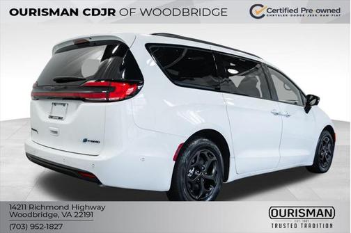 2024 Chrysler Pacifica Hybrid Premium S Appearance Pkg