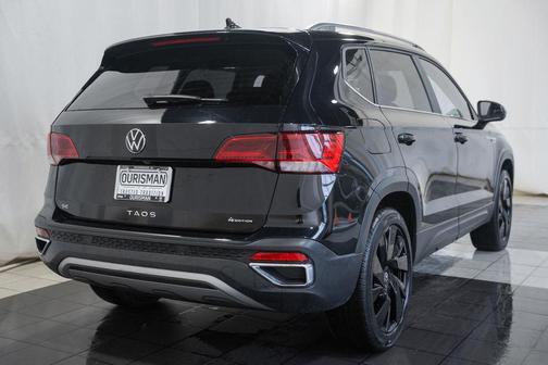 Deep Black 2023 Volkswagen Taos 1.5T SE