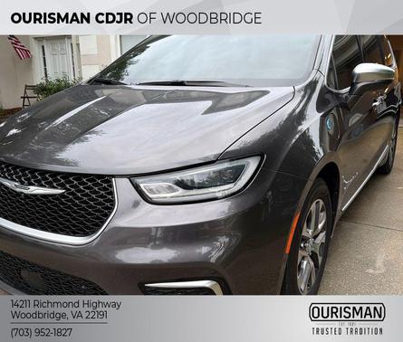 Granite Crystal Metallic Clearcoat 2022 Chrysler Pacifica L