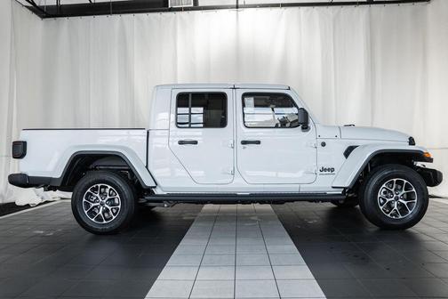 2025 Jeep Gladiator Sport S