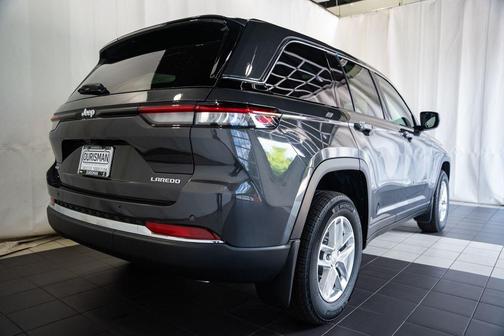 Baltic Gray Metallic Clearcoat 2026 Jeep Grand Cherokee Altitude