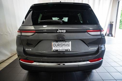 Baltic Gray Metallic Clearcoat 2026 Jeep Grand Cherokee Altitude
