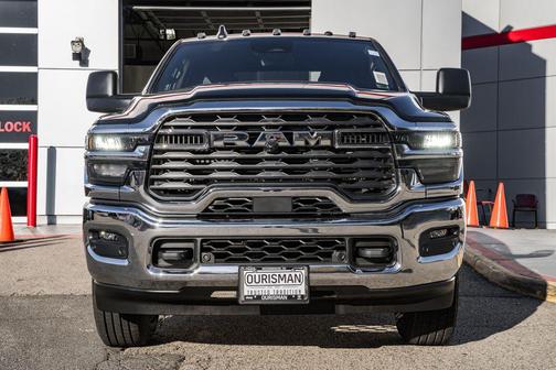 2026 RAM 2500 Tradesman Crew Cab 4x4 6'4' Box