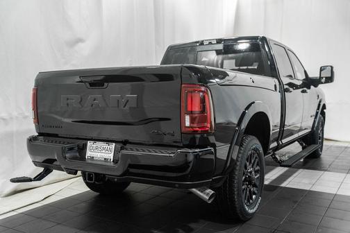 Diamond Black Crystal Pearlcoat 2026 RAM 2500 Limited Crew Cab 4x4 6'4' Box