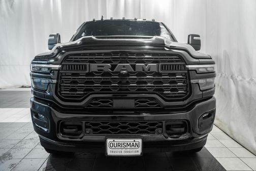 Diamond Black Crystal Pearlcoat 2026 RAM 2500 Limited Crew Cab 4x4 6'4' Box
