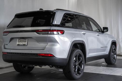 2025 Jeep Grand Cherokee Altitude