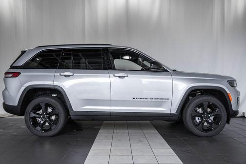 2025 Jeep Grand Cherokee Altitude