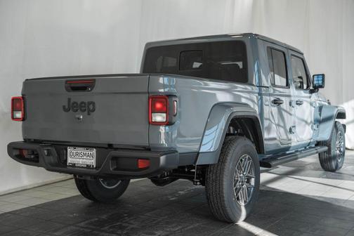 2026 Jeep Gladiator Sport S