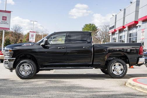 2026 RAM 2500 Tradesman Crew Cab 4x4 6'4' Box