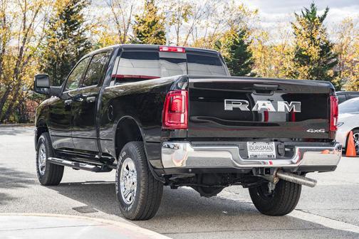 2026 RAM 2500 Tradesman Crew Cab 4x4 6'4' Box