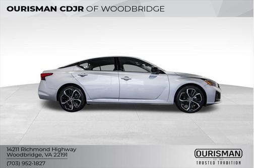 2023 Nissan Altima SR FWD