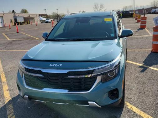 Pluton Blue 2024 Kia Seltos EX