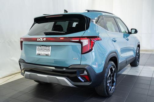 Pluton Blue 2024 Kia Seltos EX