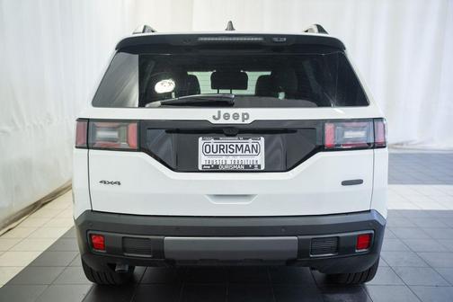 Bright White Clearcoat 2026 Jeep Cherokee Overland