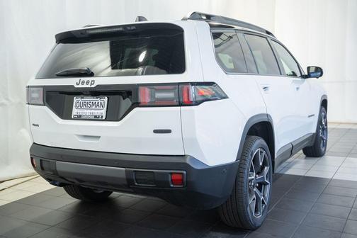 Bright White Clearcoat 2026 Jeep Cherokee Overland