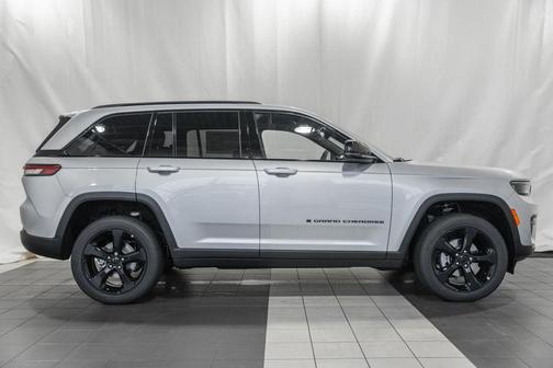 2025 Jeep Grand Cherokee Altitude