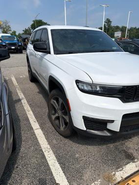 Bright White Clearcoat 2023 Jeep Grand Cherokee L Limited