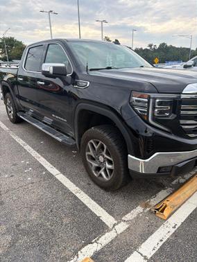 Onyx Black 2023 GMC Sierra 1500 SLT