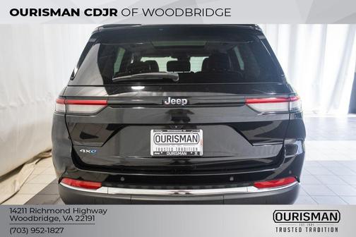 Diamond Black Crystal Pearlcoat 2022 Jeep Grand Cherokee 4xe Base
