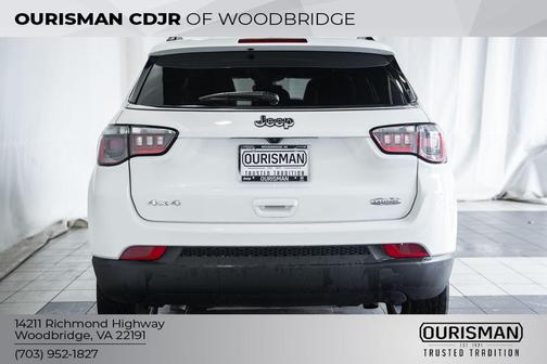 Bright White Clearcoat 2025 Jeep Compass Latitude