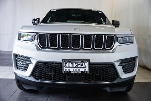 Silver Zynith 2026 Jeep Grand Cherokee Altitude