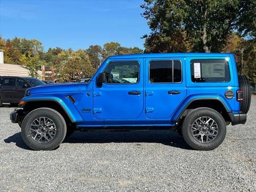 2025 Jeep Wrangler 4-Door Sahara 4x4