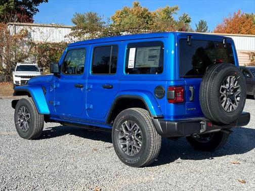 2025 Jeep Wrangler 4-Door Sahara 4x4