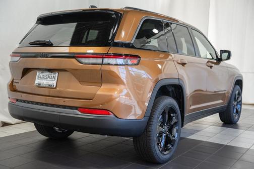 Copper Shino Metallic Clearcoat 2027 Jeep Grand Cherokee Limited