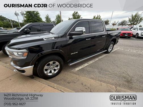 Diamond Black Crystal Pearlcoat 2022 RAM 1500 Laramie