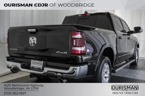 Diamond Black Crystal Pearlcoat 2022 RAM 1500 Laramie