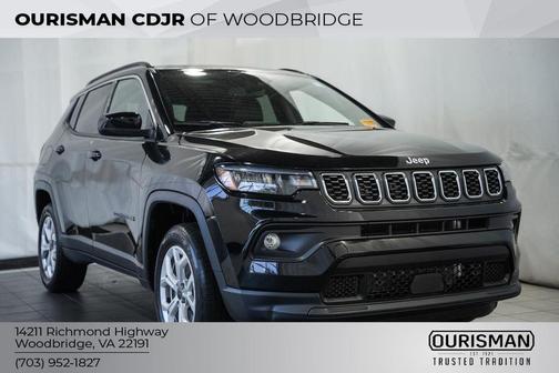 Diamond Black Crystal Pearlcoat 2025 Jeep Compass Latitude