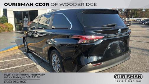 2021 Toyota Sienna LE