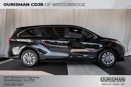 2021 Toyota Sienna LE