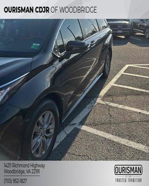 2021 Toyota Sienna LE