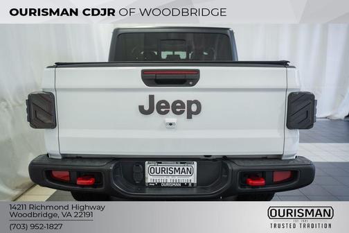 Bright White Clearcoat 2022 Jeep Gladiator Rubicon