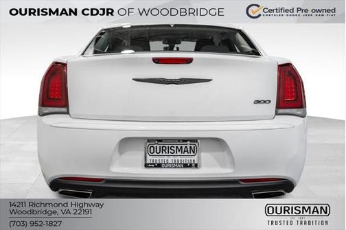 2023 Chrysler 300 Touring