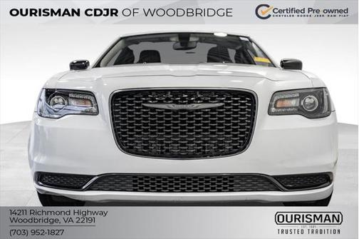 2023 Chrysler 300 Touring