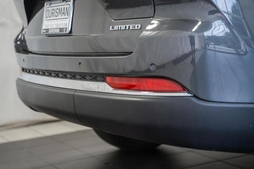 Baltic Gray Metallic Clearcoat 2023 Jeep Grand Cherokee Limited