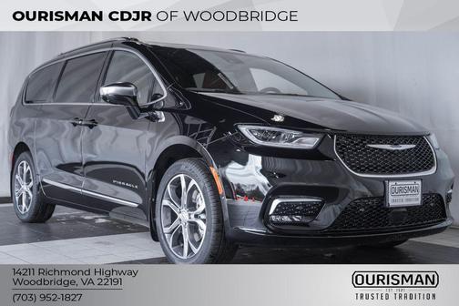 Diamond Black Crystal Pearlcoat 2026 Chrysler Pacifica L