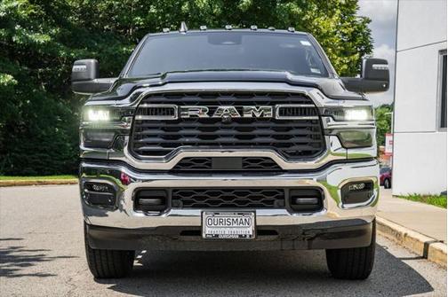 2025 RAM 2500 Tradesman Crew Cab 4x4 6'4' Box