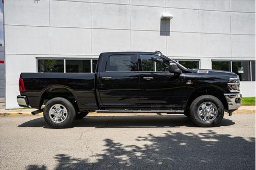 2025 RAM 2500 Tradesman Crew Cab 4x4 6'4' Box