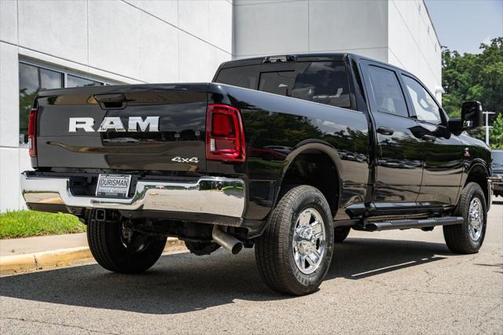 2025 RAM 2500 Tradesman Crew Cab 4x4 6'4' Box