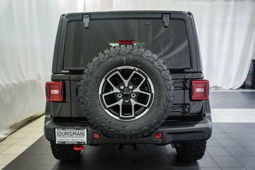 Black Clearcoat 2026 Jeep Wrangler Rubicon