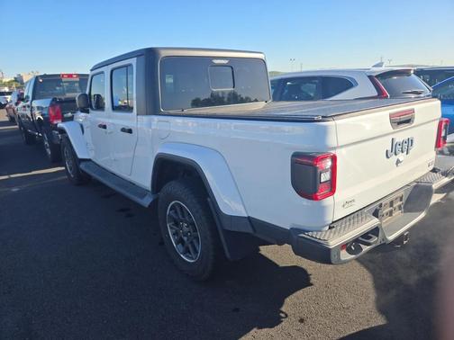 Bright White Clearcoat 2020 Jeep Gladiator Overland