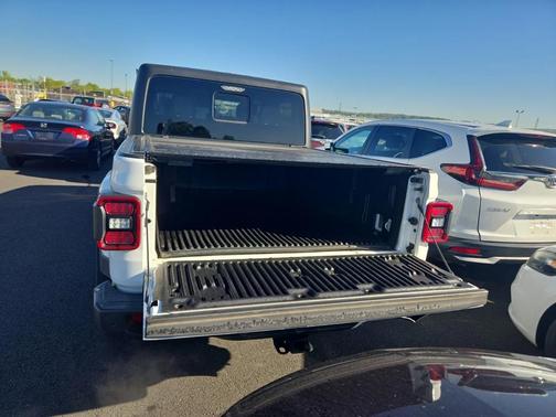 Bright White Clearcoat 2020 Jeep Gladiator Overland