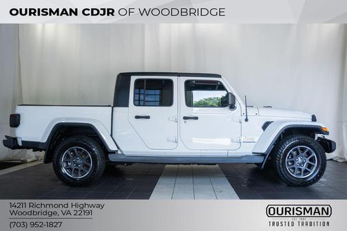 Bright White Clearcoat 2020 Jeep Gladiator Overland