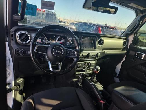 Bright White Clearcoat 2020 Jeep Gladiator Overland
