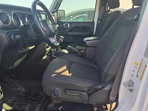 Bright White Clearcoat 2020 Jeep Gladiator Overland