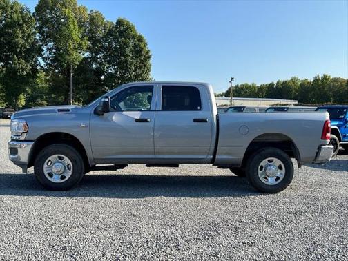 2024 RAM 2500 Tradesman Crew Cab 4x4 6'4' Box