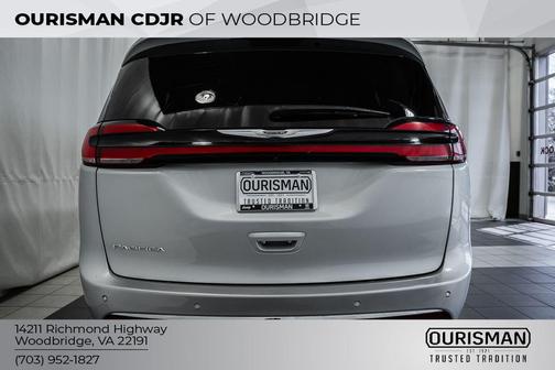 2024 Chrysler Pacifica Touring L